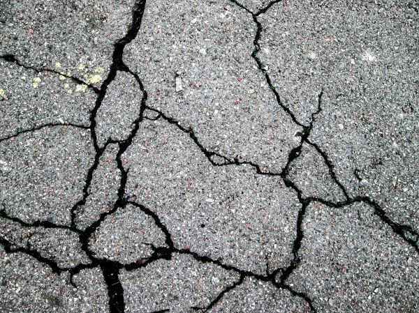 Driveway Crack Filling in Valparaiso